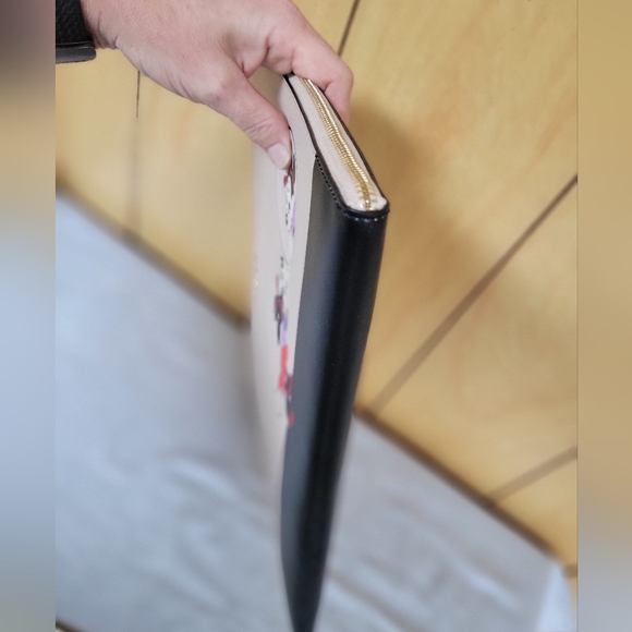 Disney X Kate Spade Minnie Laptop Sleeve - Picture 7 of 8